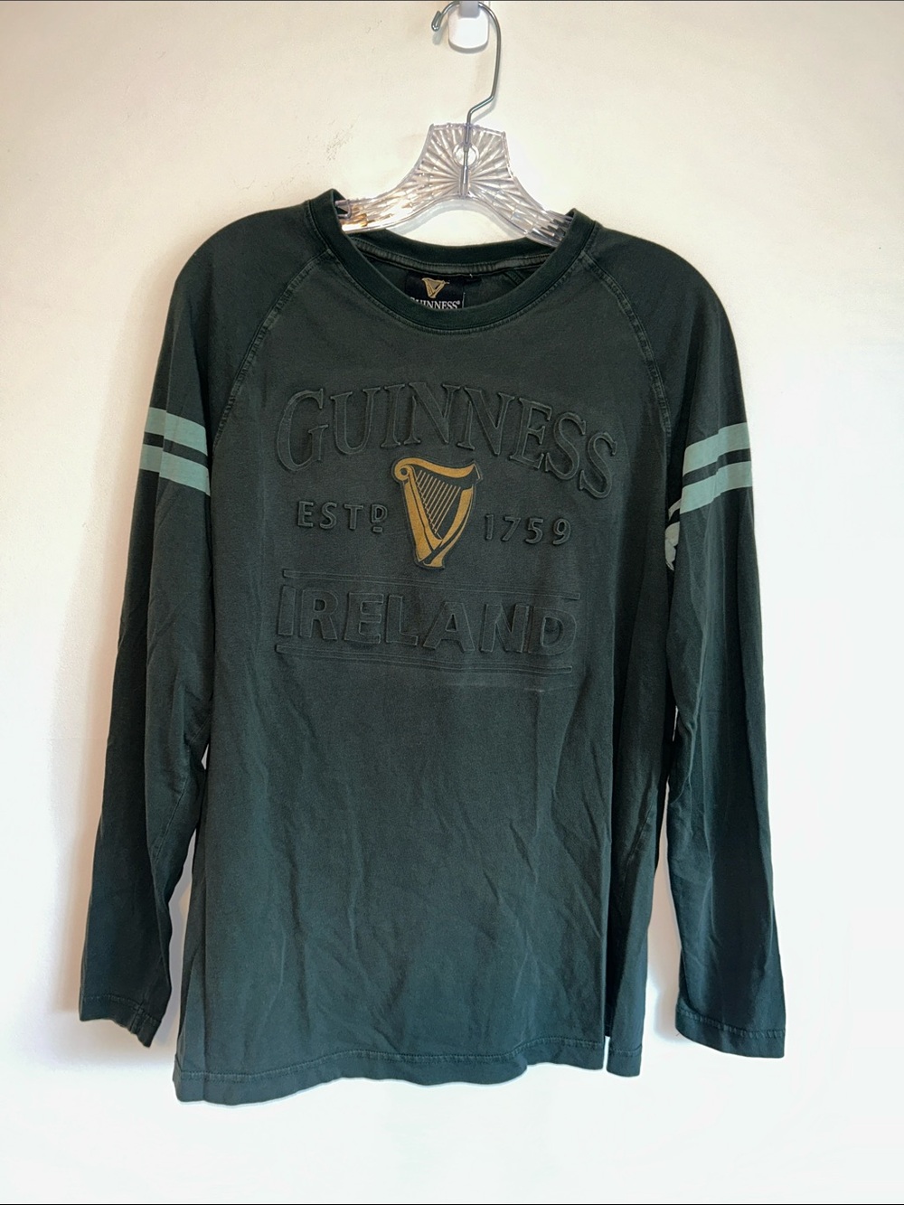 Guinness Ireland Men's Long-Sleeve Green Raglan Shirt